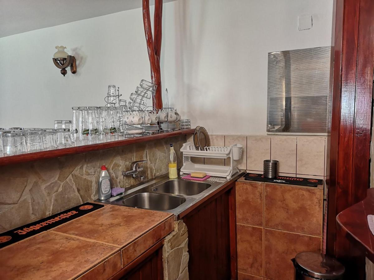 Hotel Raza Soarelui à Moeciu De Sus Extérieur photo