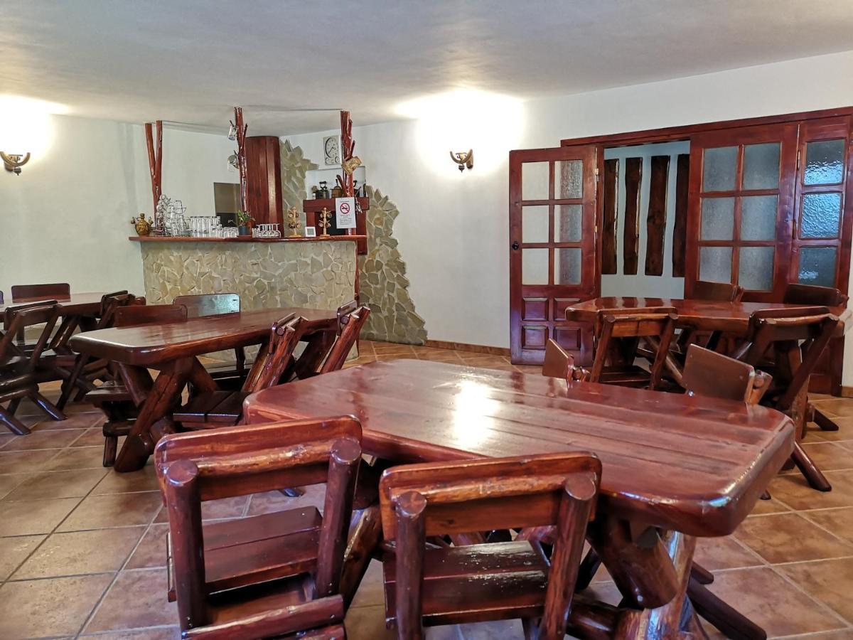 Hotel Raza Soarelui à Moeciu De Sus Extérieur photo
