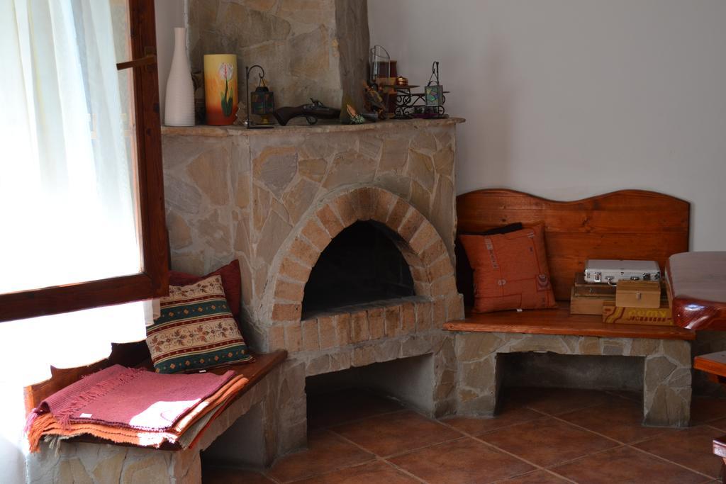 Hotel Raza Soarelui à Moeciu De Sus Extérieur photo
